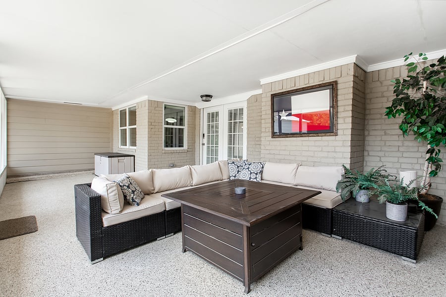 Screened in patio with 55inch smart TV.