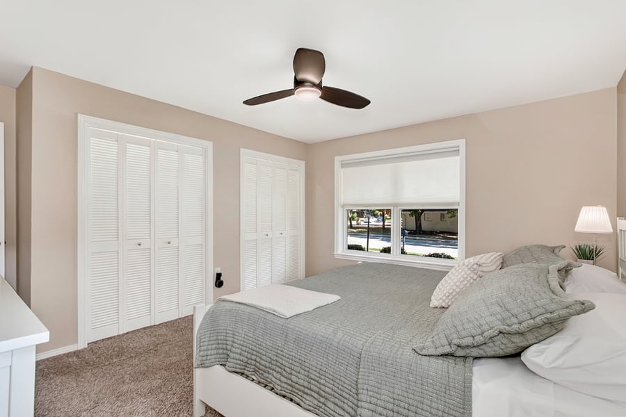 Second Master king bedroom with ensuite bathroom.