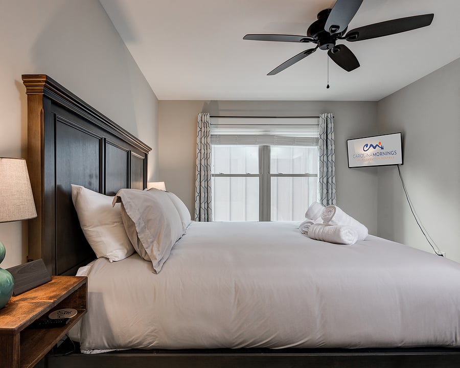 Upper Level - Main Suite/Bedroom 2 - King Bed