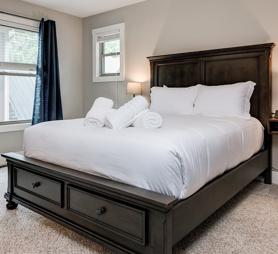 Upper Level - Main Suite/Bedroom 3 - Queen Bed