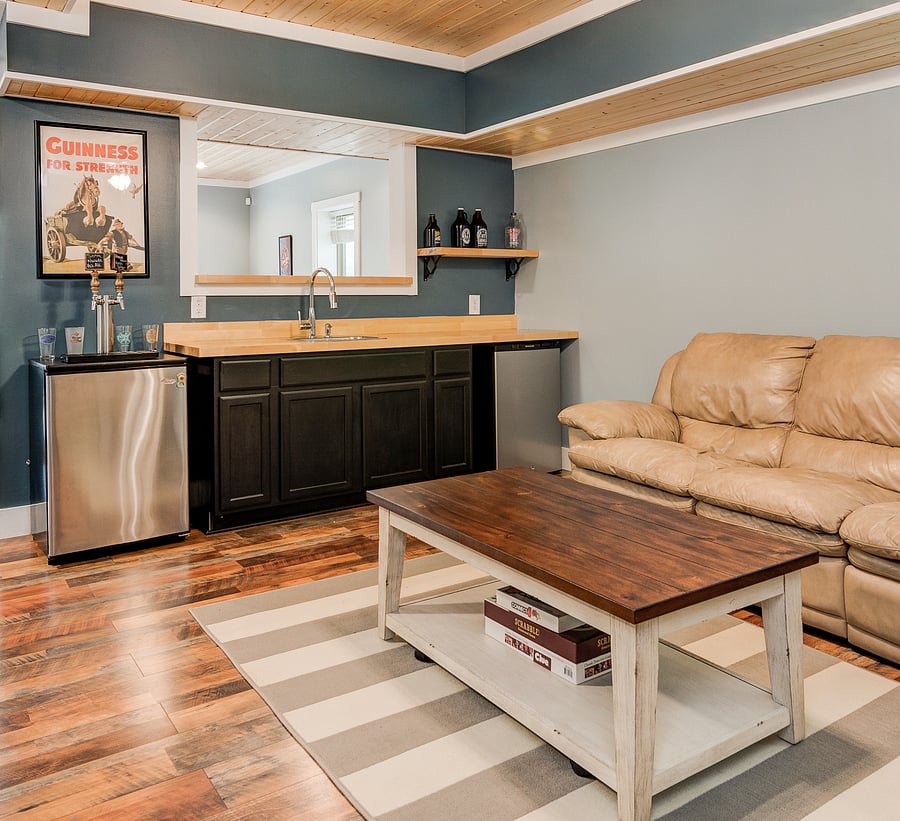 Lower Level Recreation Room w/Wet Bar