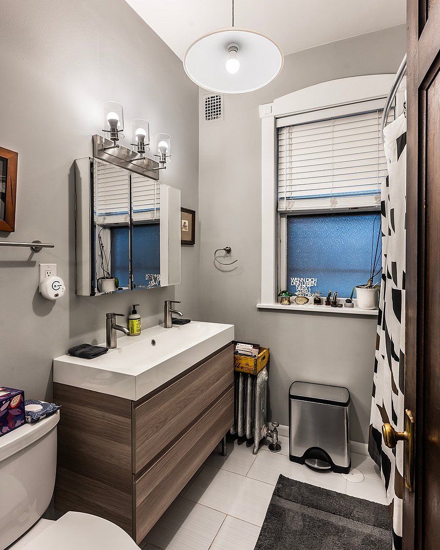 Bathroom with Tub