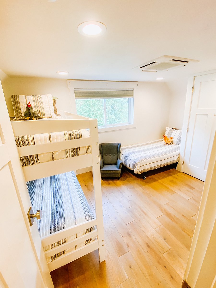 upstairs bunkroom
