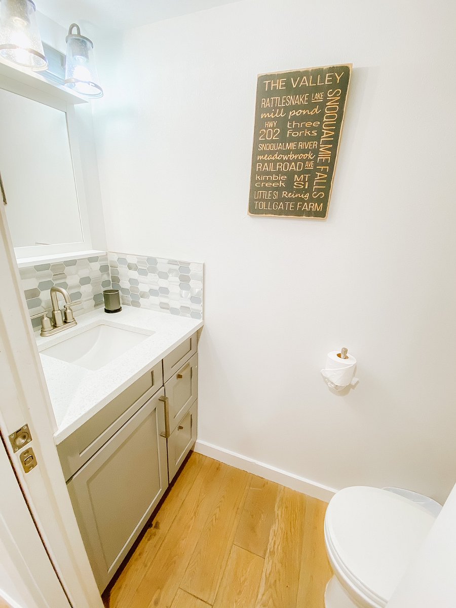 upstairs half bathroom