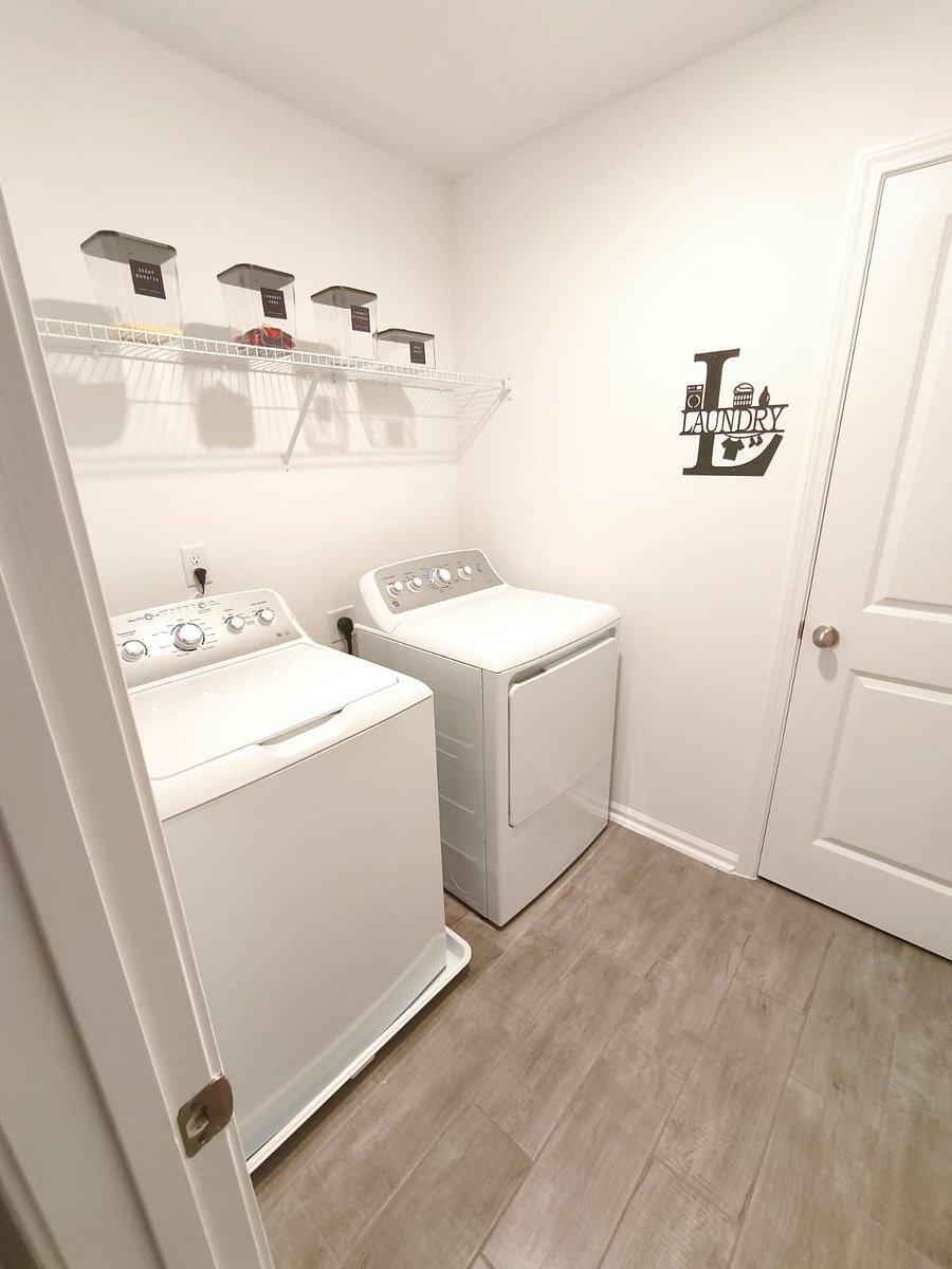 Laundry Room - Interior
