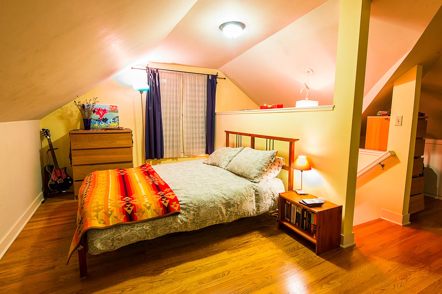 Upstairs master suite with king-size bed. The mattress and pillow topper are super comfortable and made of organic materials.