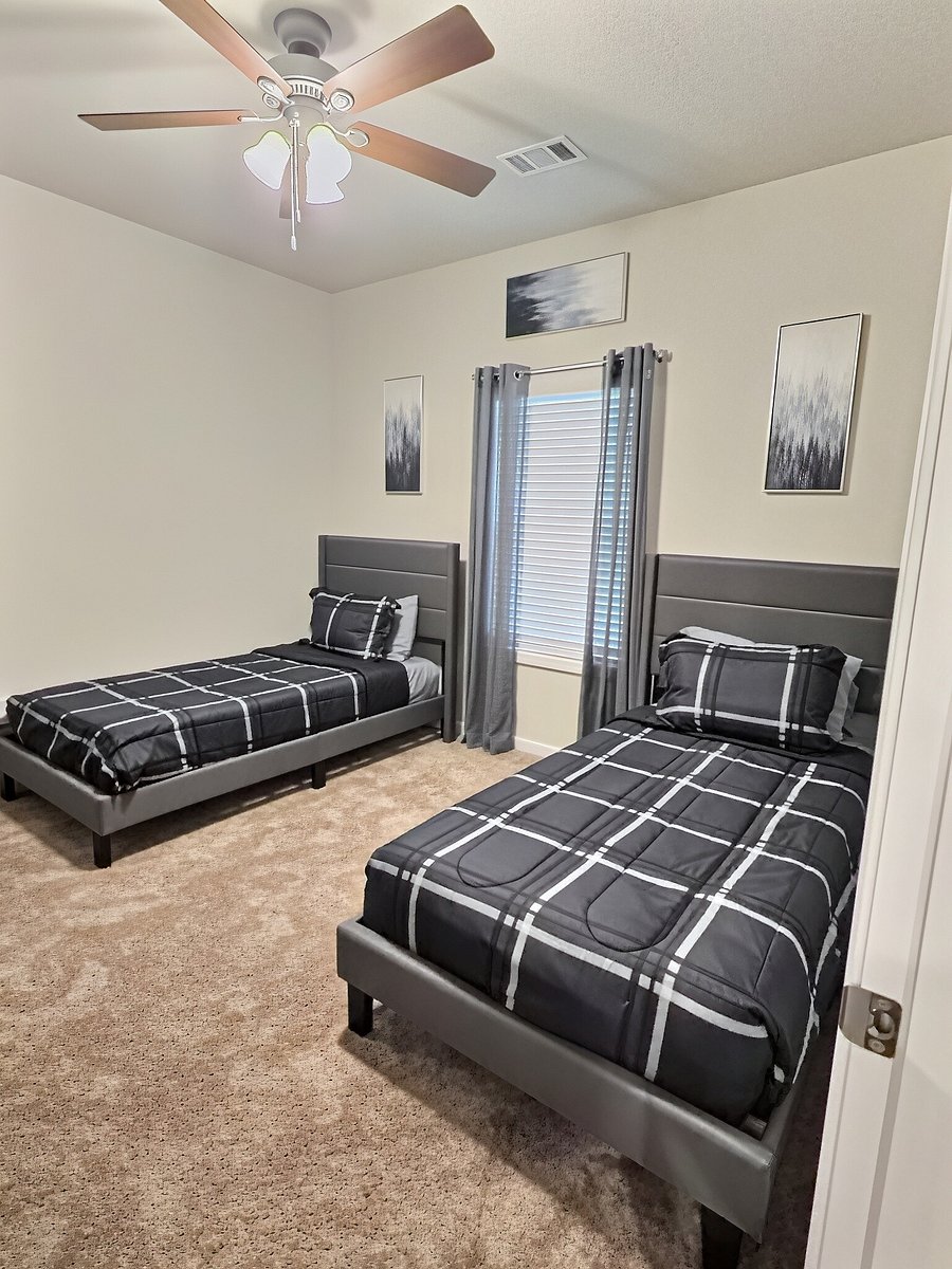Bedroom 3: Double beds.