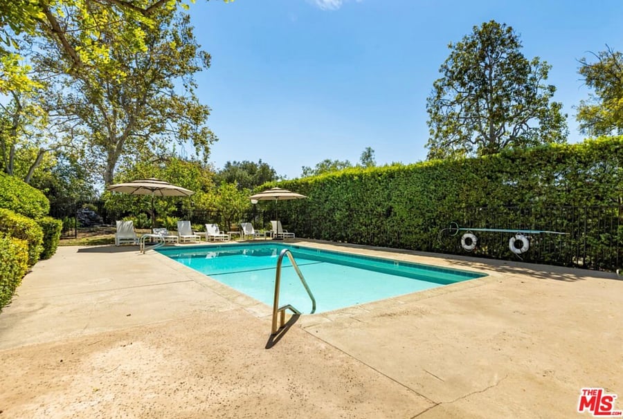 Furnished Finder property 1042002_1 photo 11