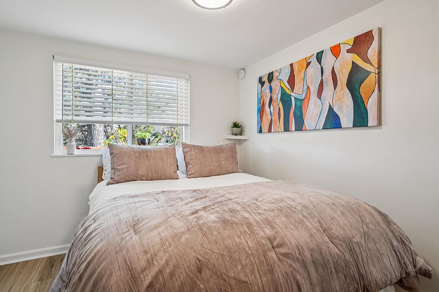 Furnished Finder property 1042057_1 photo 5