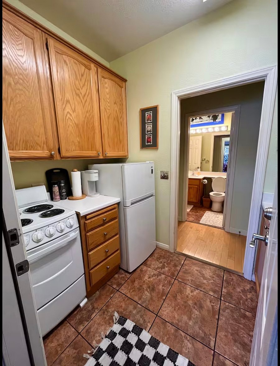 Furnished Finder property 1042098_1 photo 11