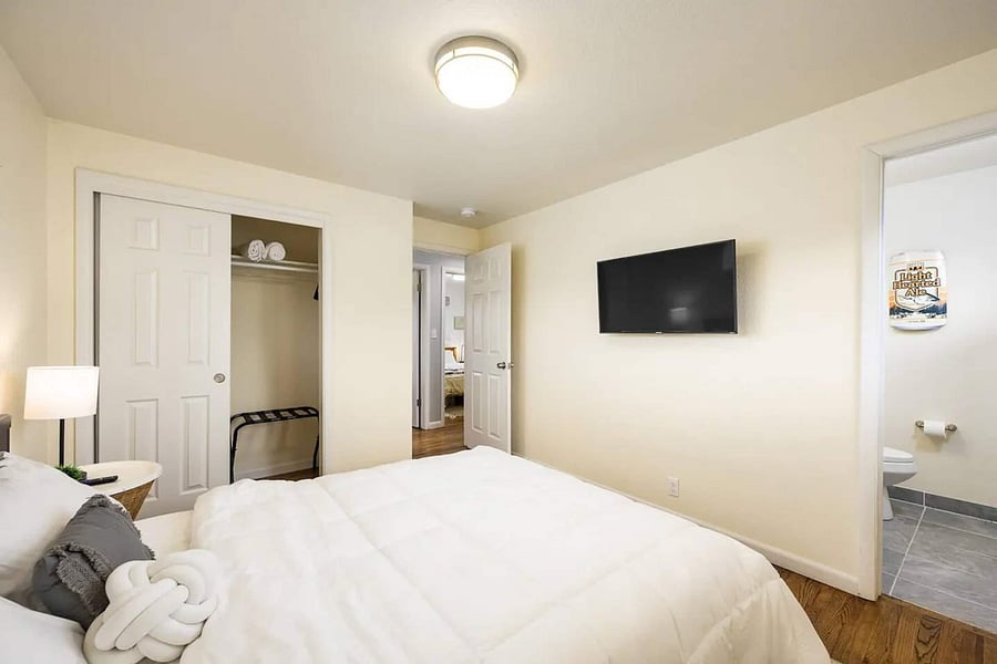 Furnished Finder property 1042100_1 photo 37