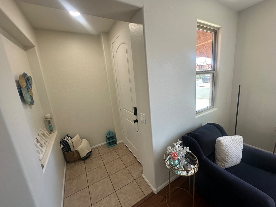 Furnished Finder property 1042107_1 photo 4