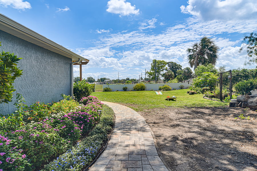Furnished Finder property 1042118_1 photo 33