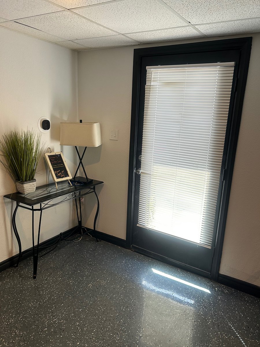 Furnished Finder property 1042137_1 photo 2