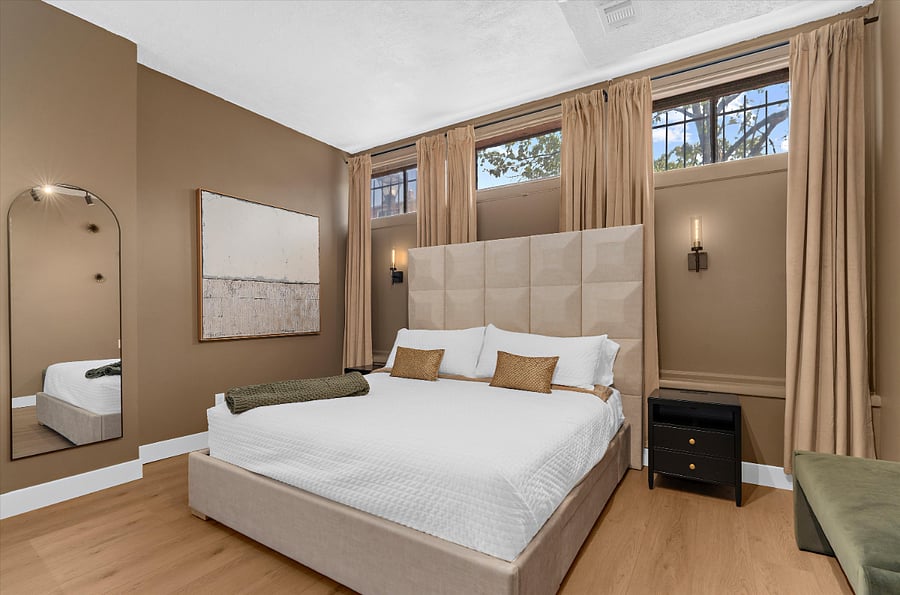 Bedroom 1, Kind Bed