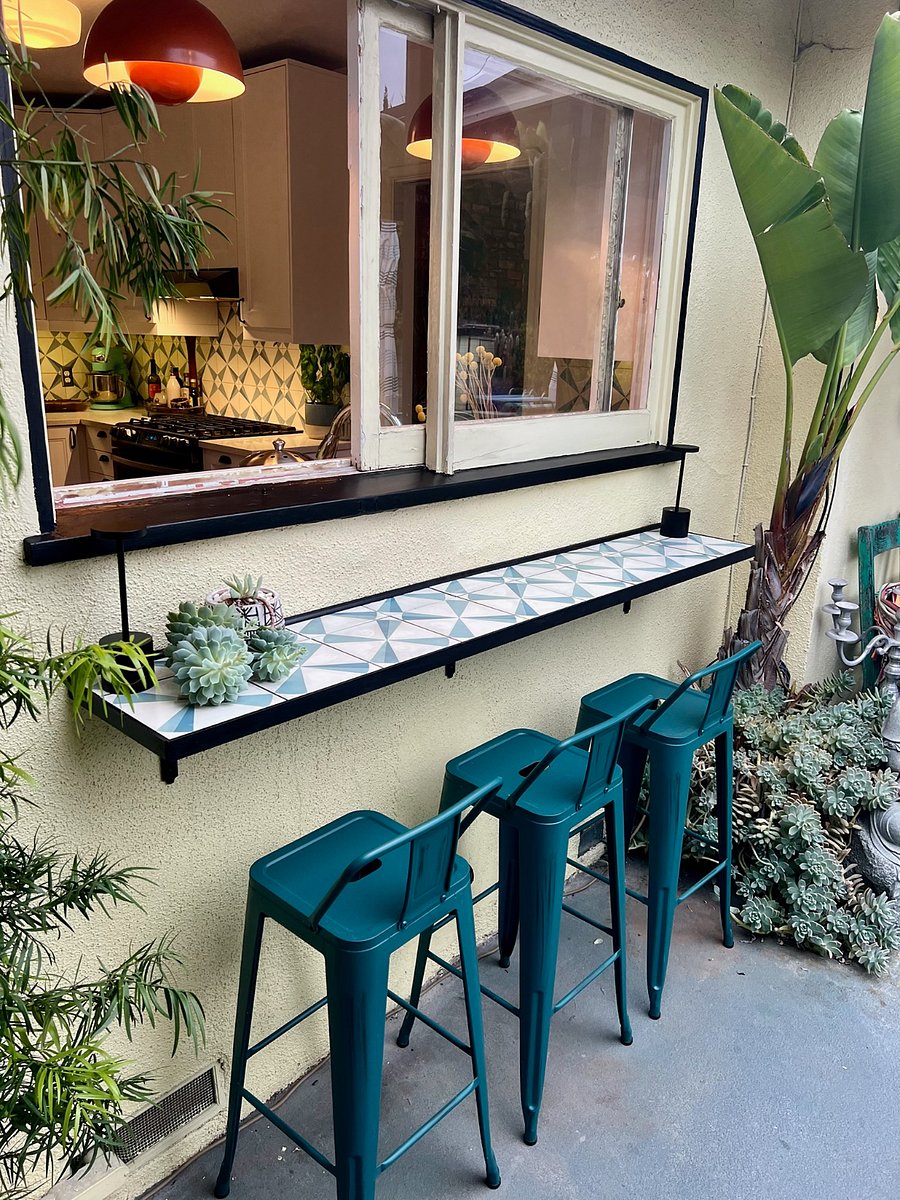 Outdoor bar outside of the kitchen