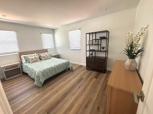 Queen BedroomQuee