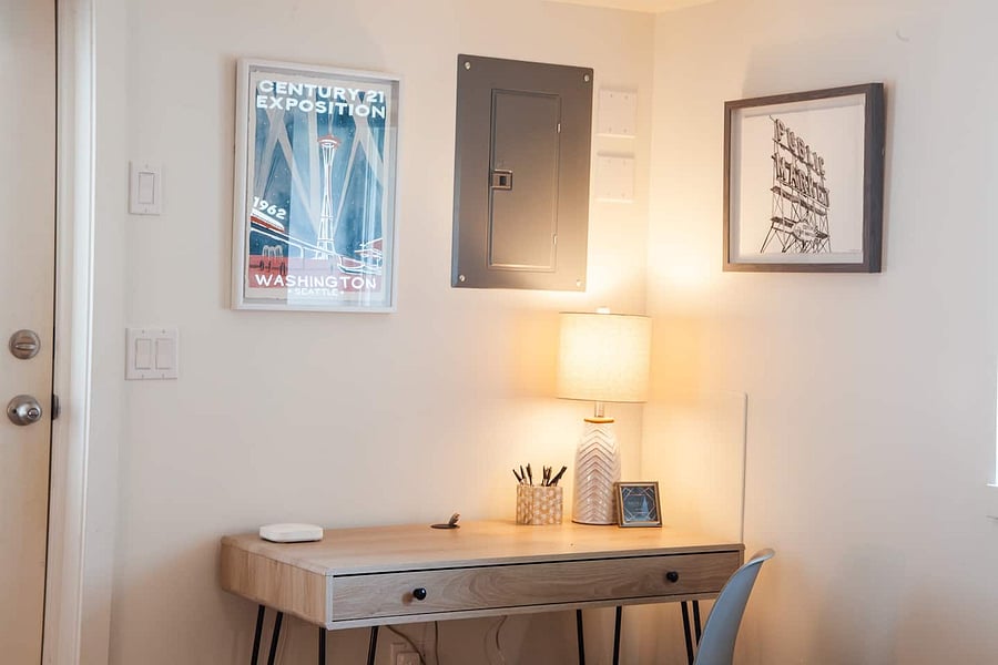 Fast WIFI and a comfortable place to work.