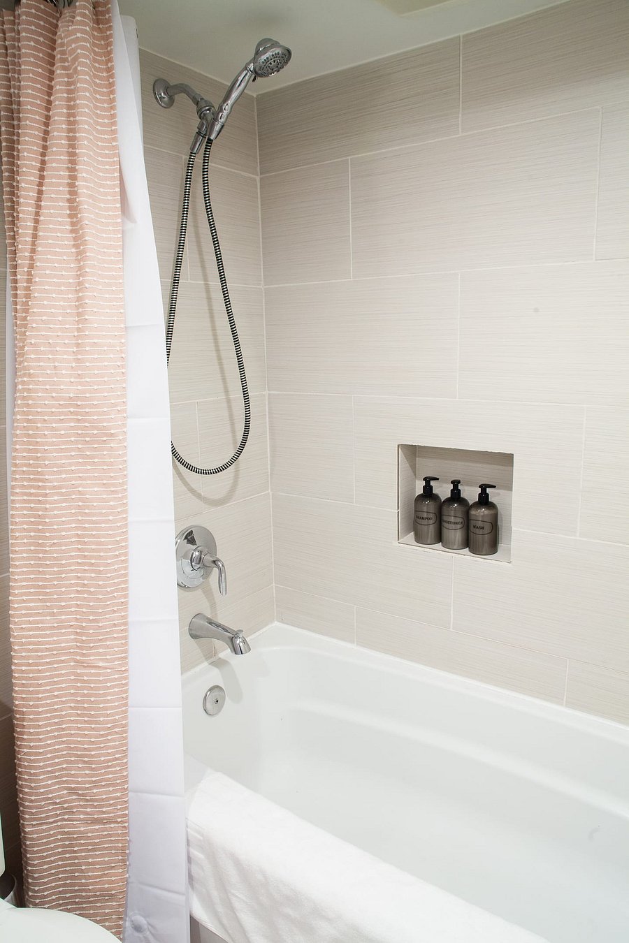Furnished Finder property 1042190_1 photo 17