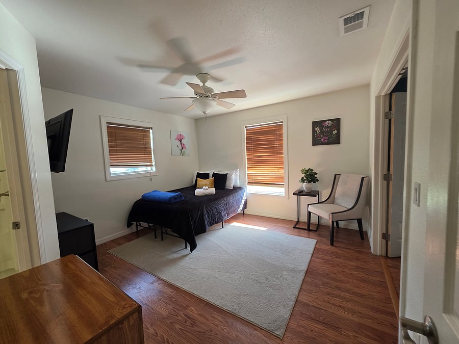 Furnished Finder property 1042351_1 photo 11