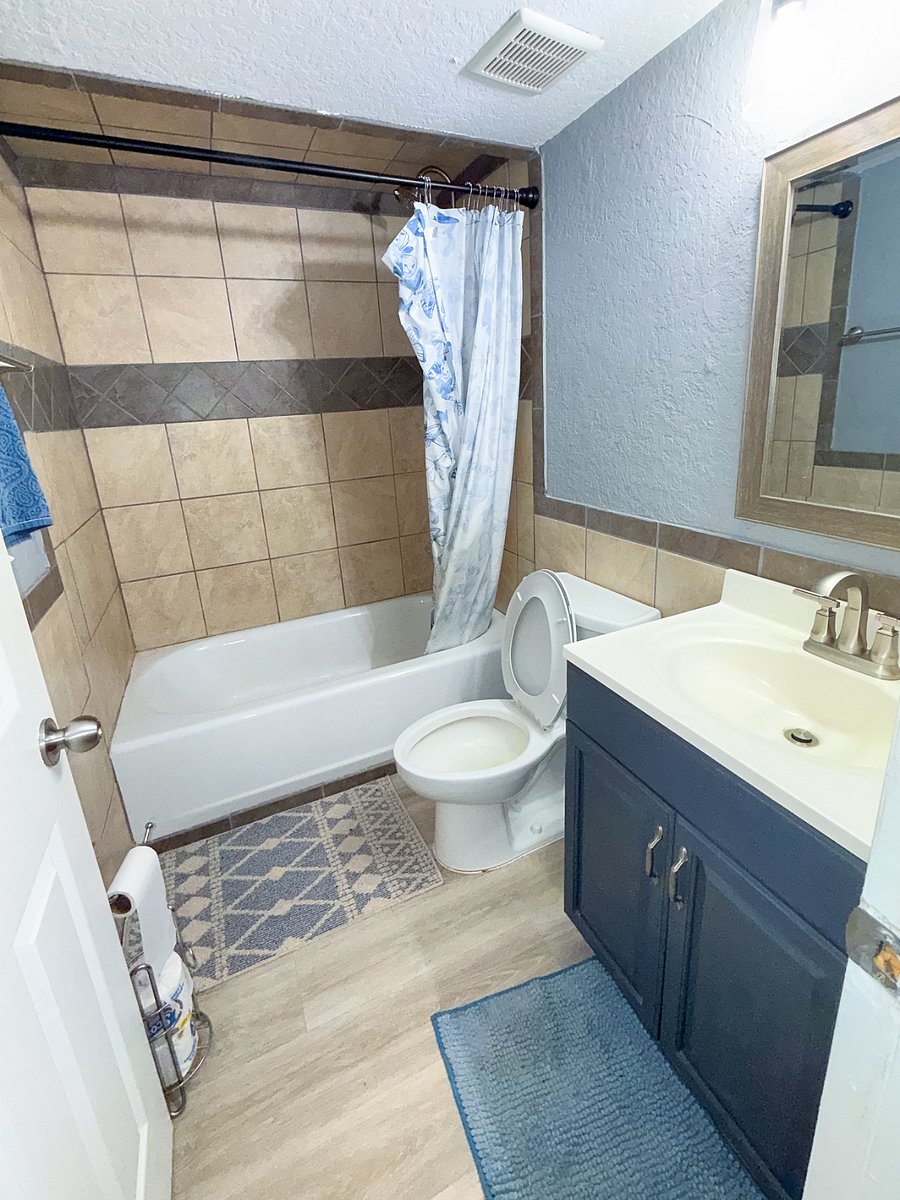 Full bathroom 