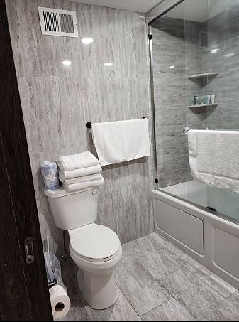 jacuzzi bathtub