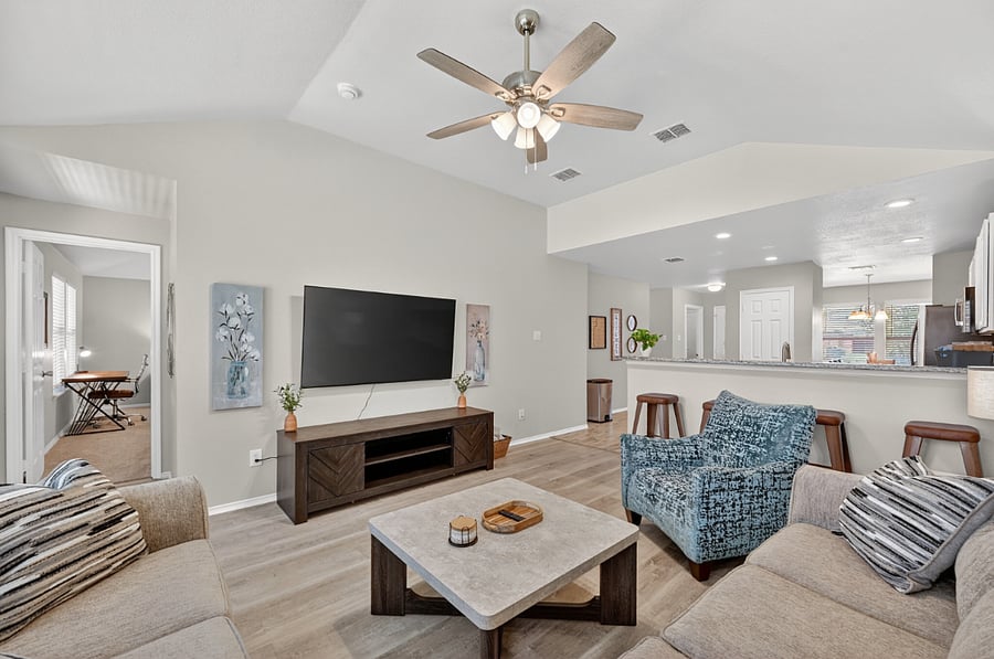 Furnished Finder property 1042421_1 photo 3
