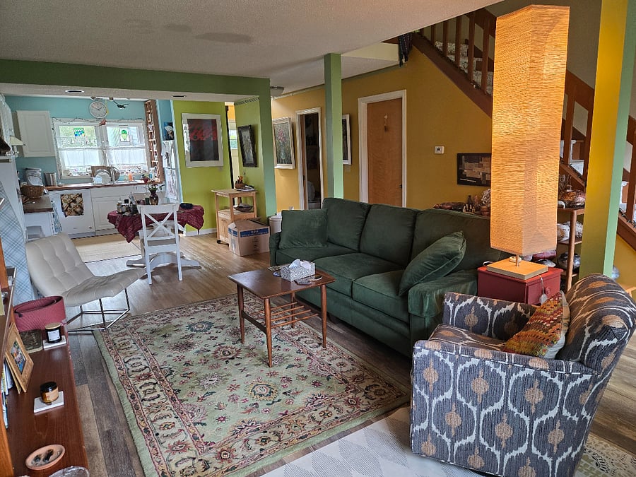 Kitchen, dining area, livingroom