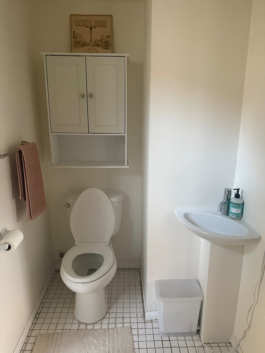 Private en-suite bathroom