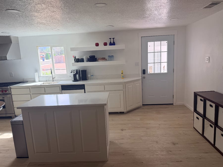 Furnished Finder property 1042442_3 photo 11