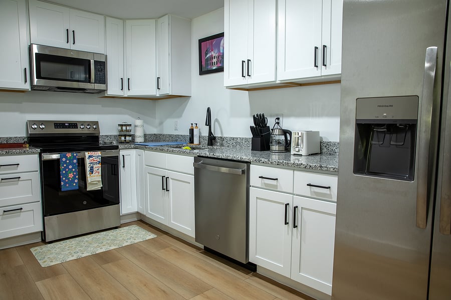full kitchen