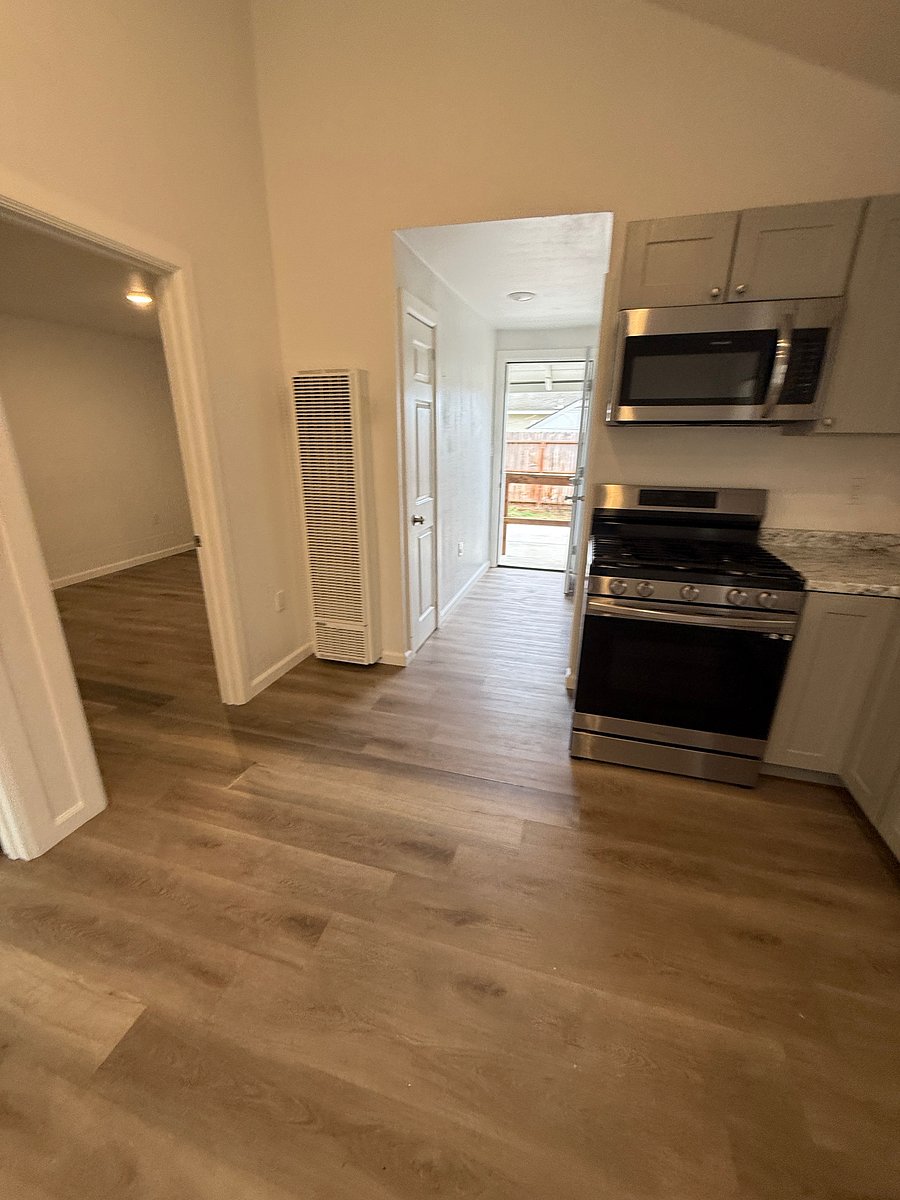 Furnished Finder property 1042489_1 photo 4