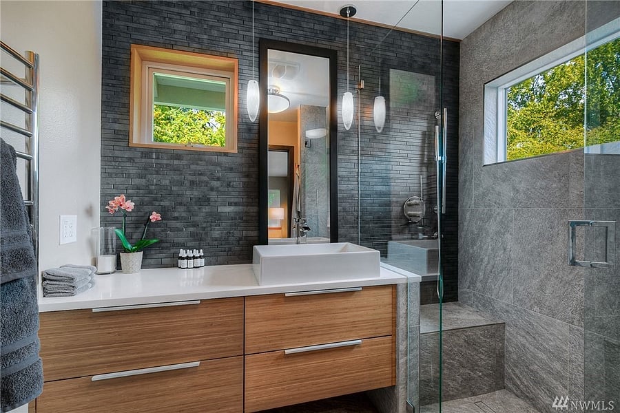 Ensuite off the master bedroom
