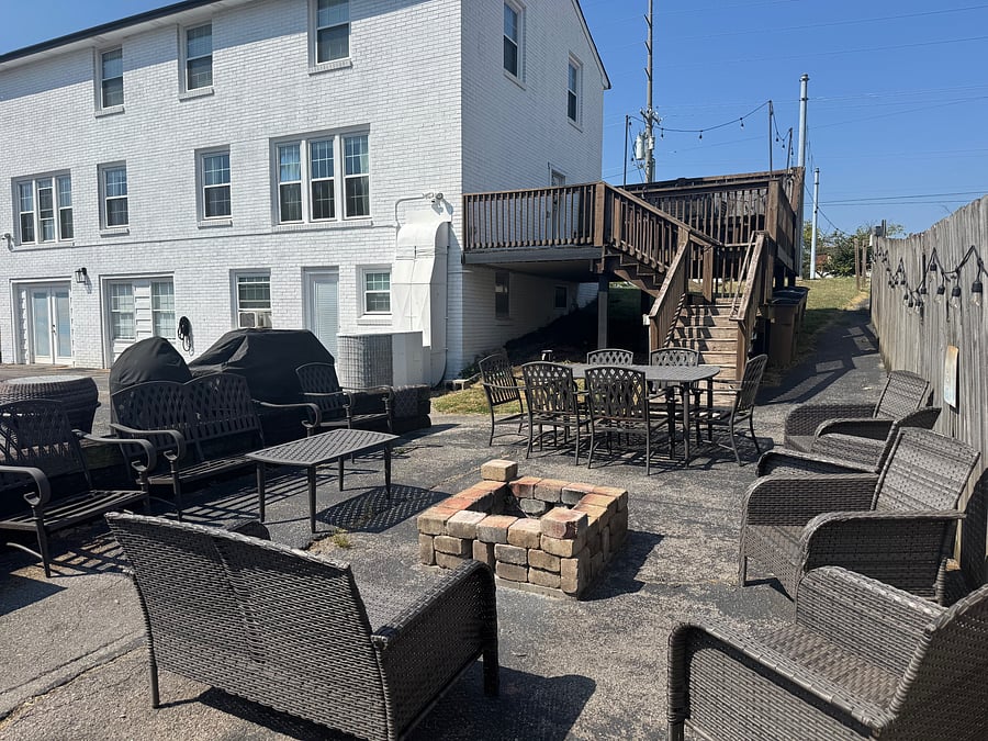 Furnished Finder property 1042601_1 photo 2