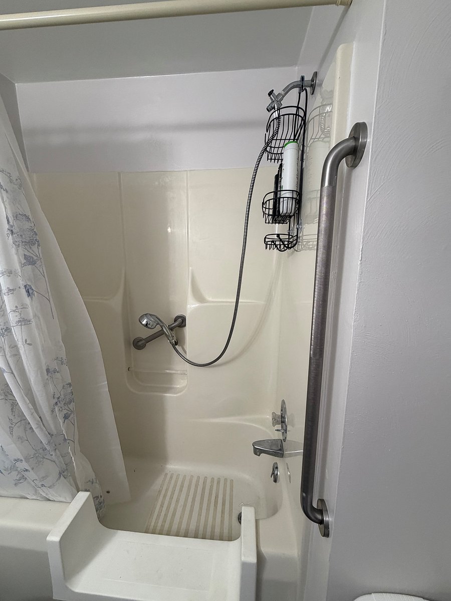 Furnished Finder property 1042605_1 photo 39