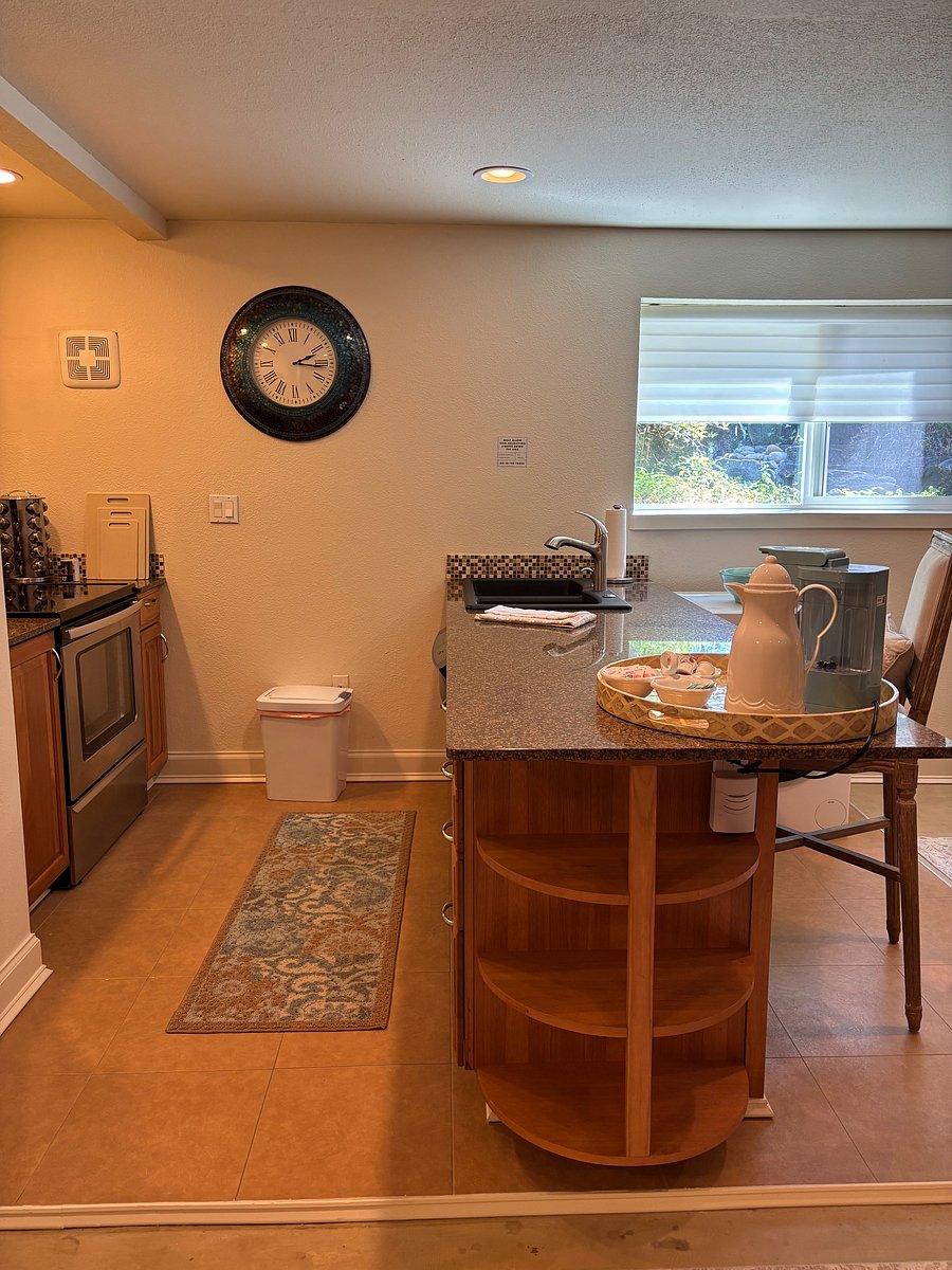 Furnished Finder property 1042613_1 photo 10