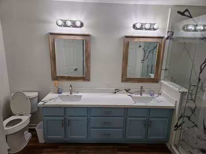Ensuite bathroom.