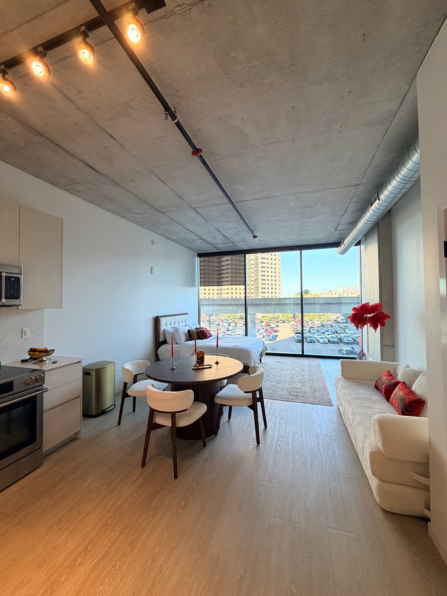 Furnished Finder property 1042637_1 photo 2