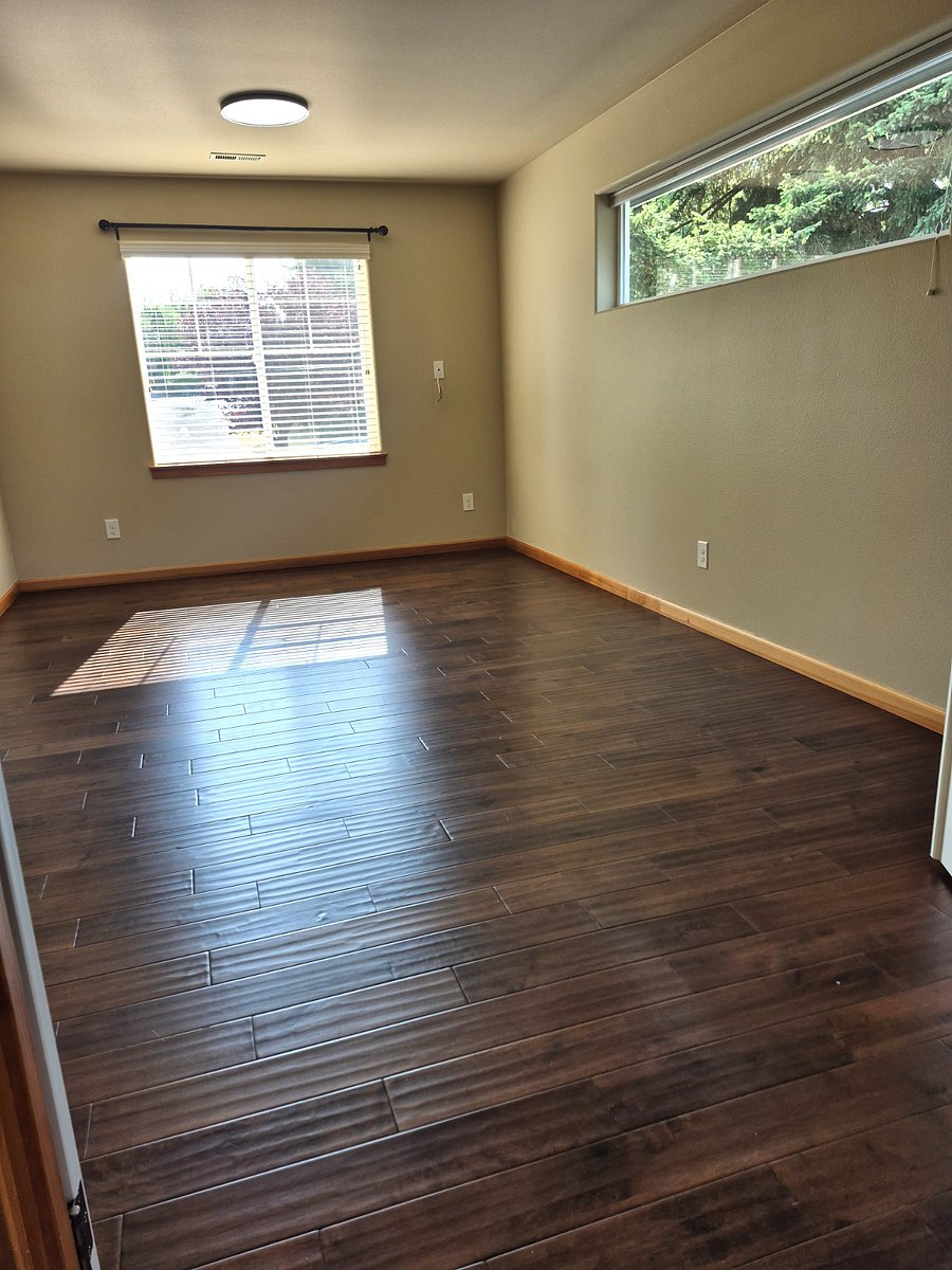 Upstairs bonus room with double doors