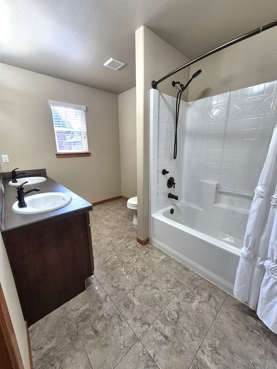 2nd floor hall bathroom