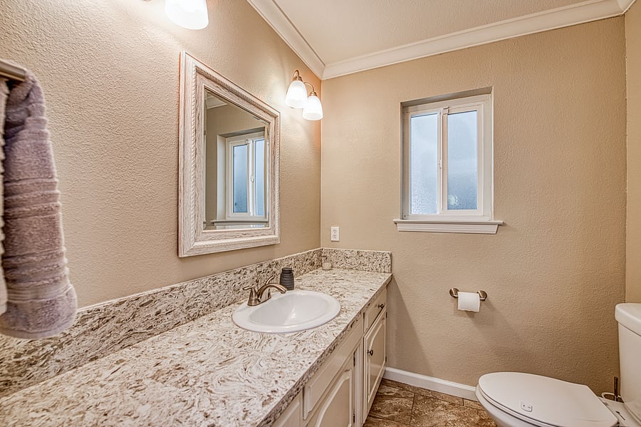 Bathroom 4 (half bath)