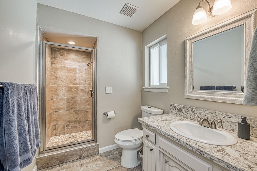Bathroom 3- separate wing from master bedroom, close to kitchen