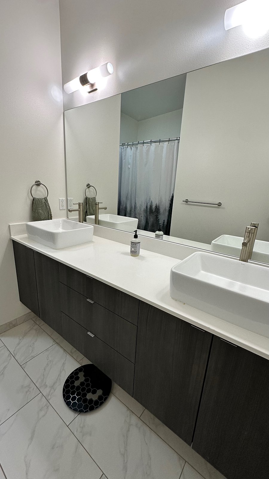 Shared full bathroom