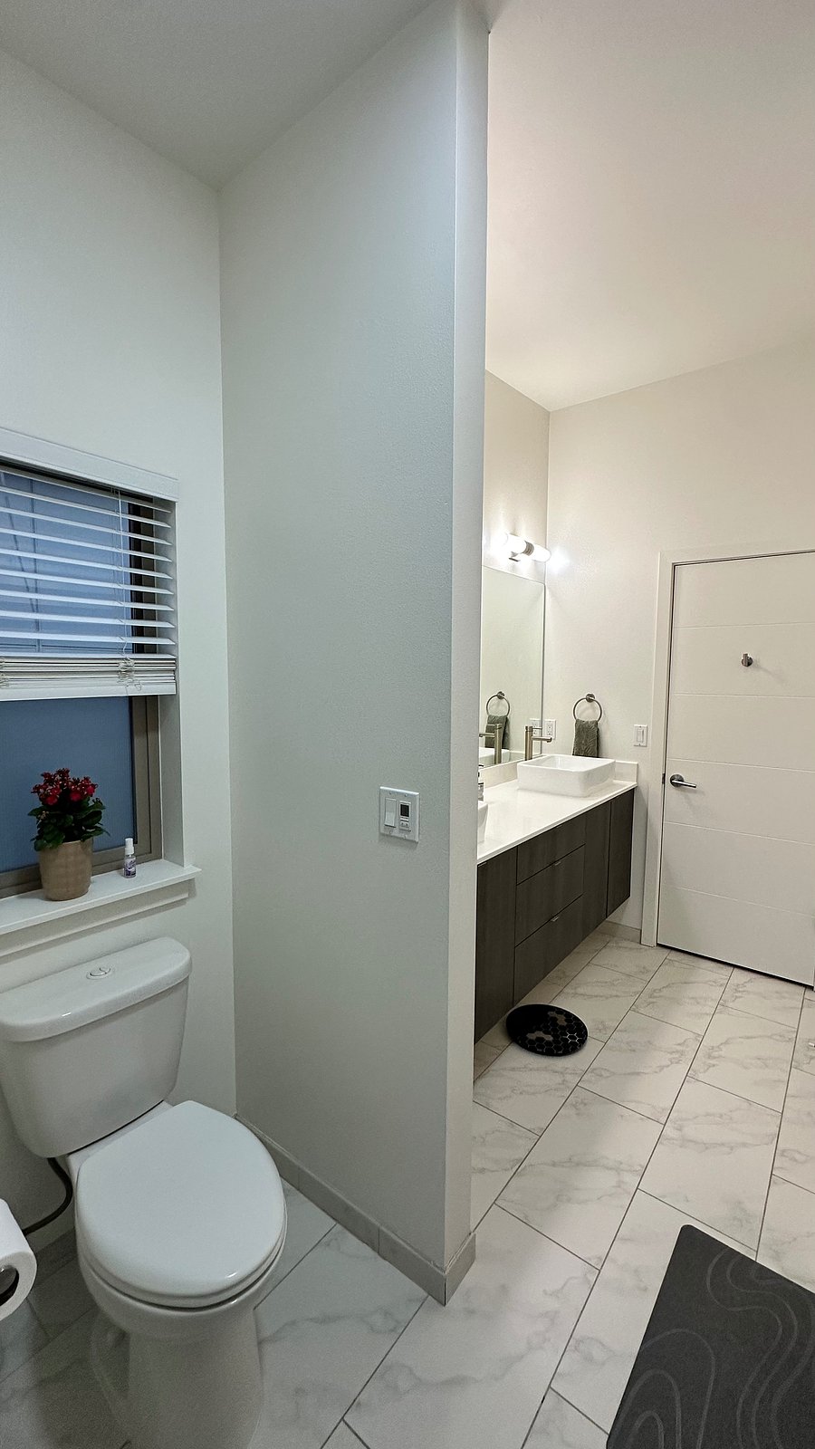 Shared full bathroom