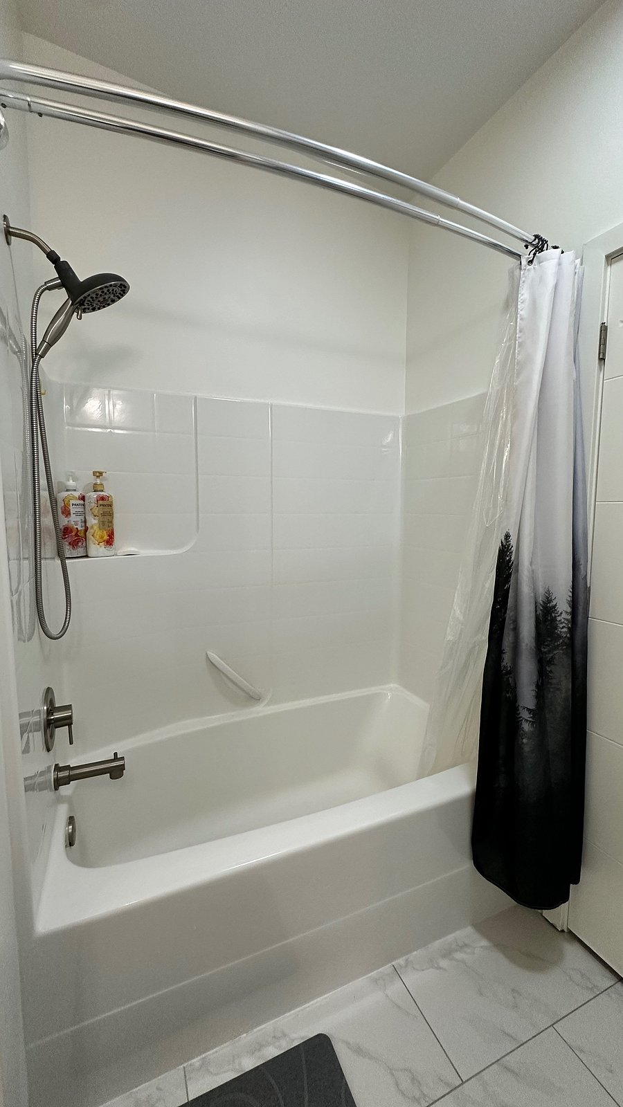 Shared full bathroom