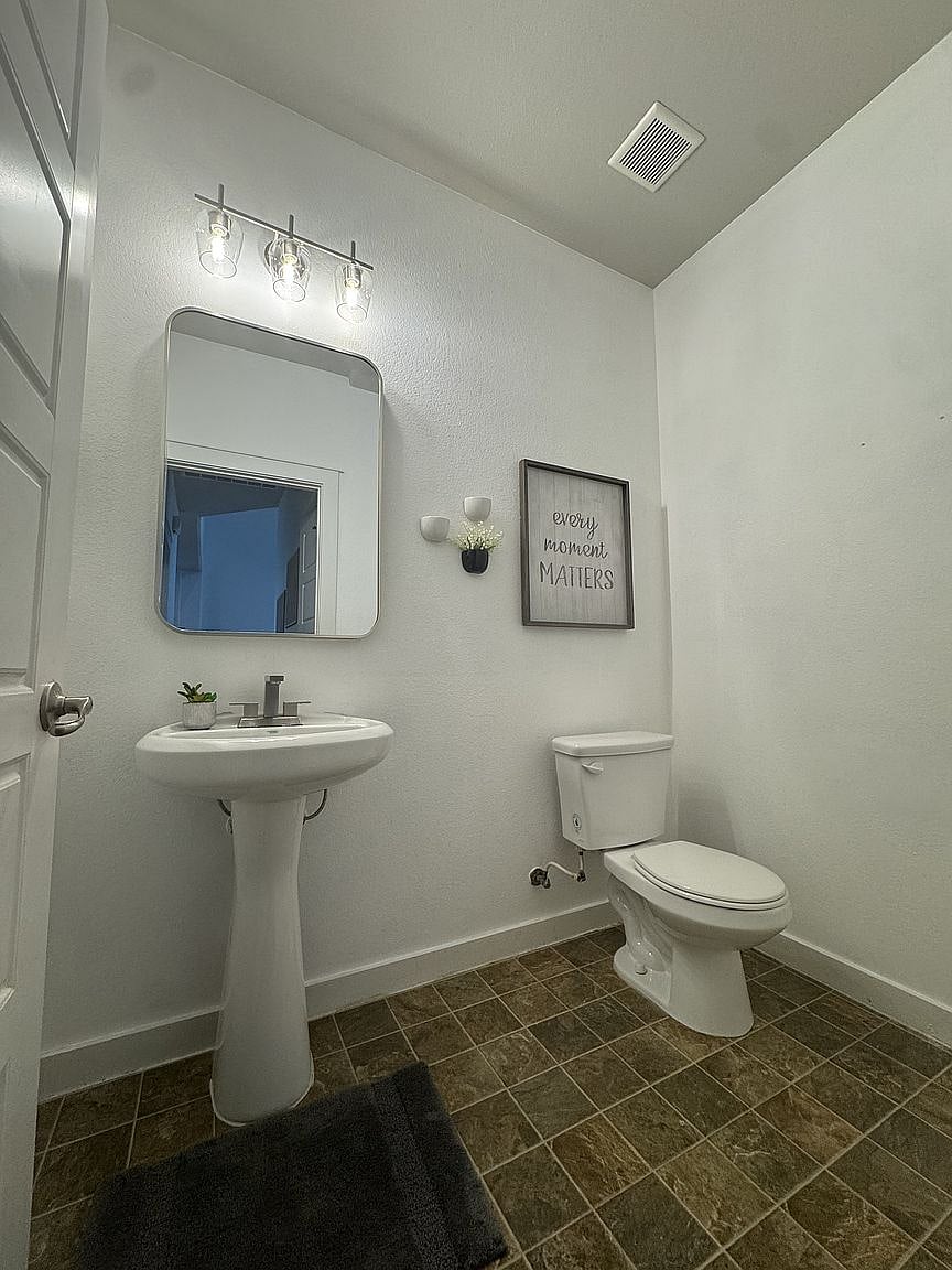 Furnished Finder property 1042840_1 photo 25