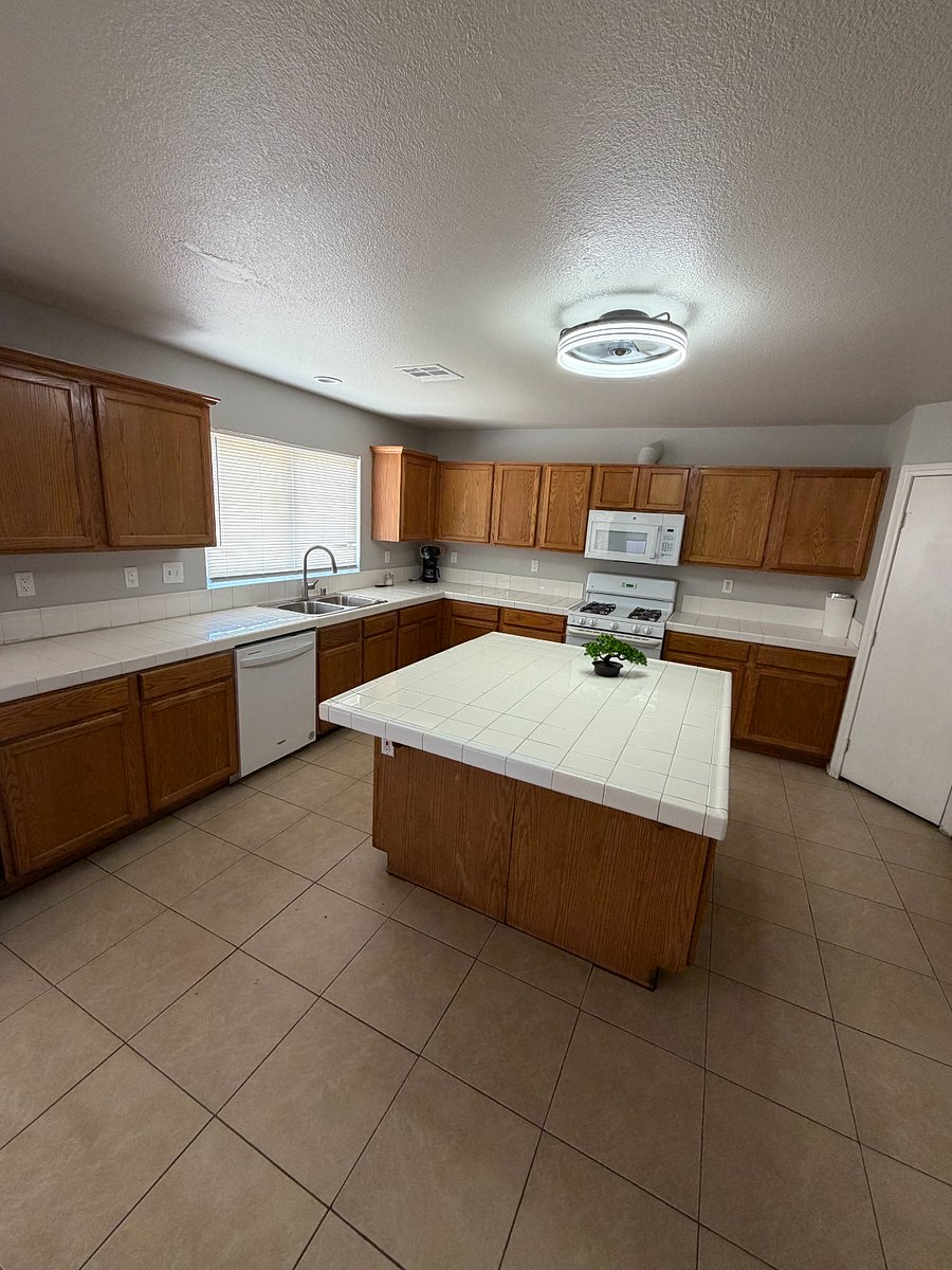 Furnished Finder property 1042905_1 photo 5
