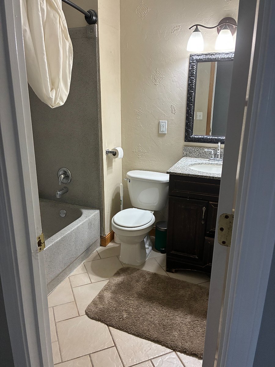 Main Bathroom