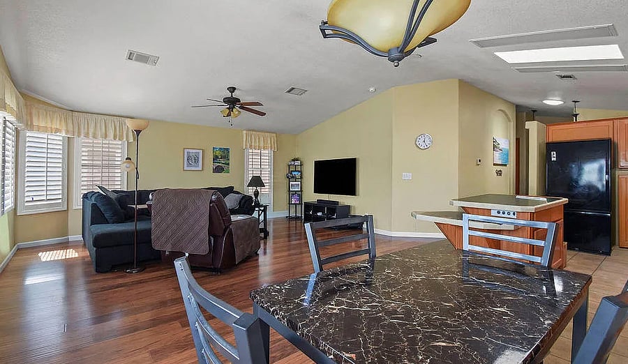 Furnished Finder property 1042973_1 photo 23