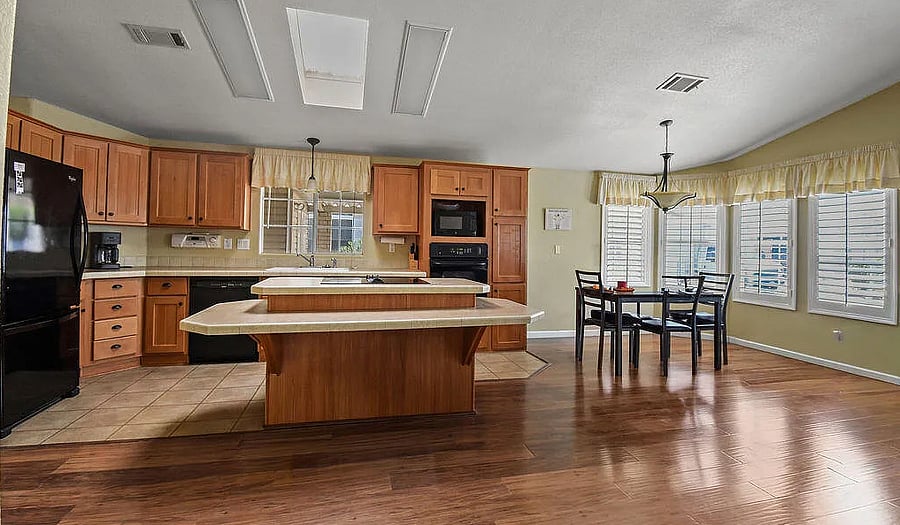 Furnished Finder property 1042973_1 photo 25